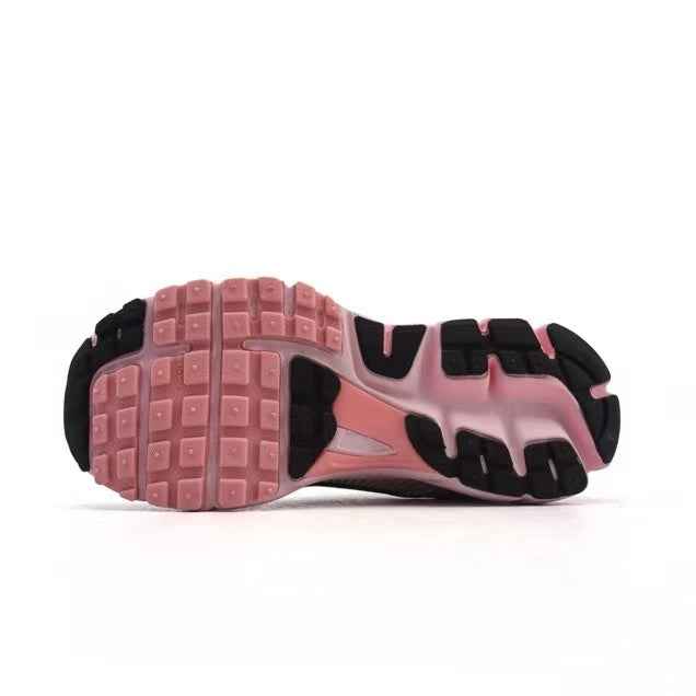 NIke Zoom Vomero 5 Pink