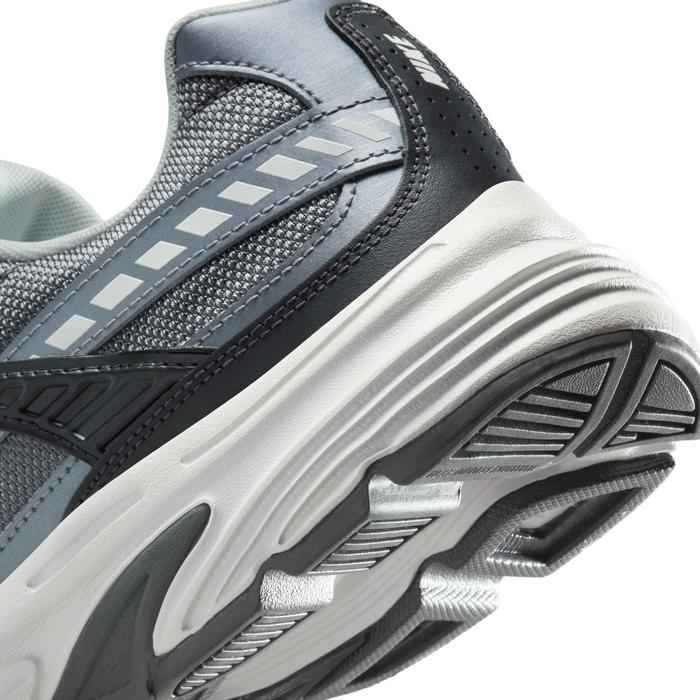 Nike Initiator