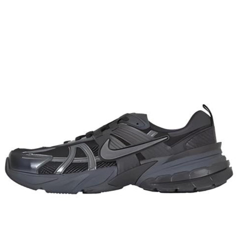 NIKE carrera v2k