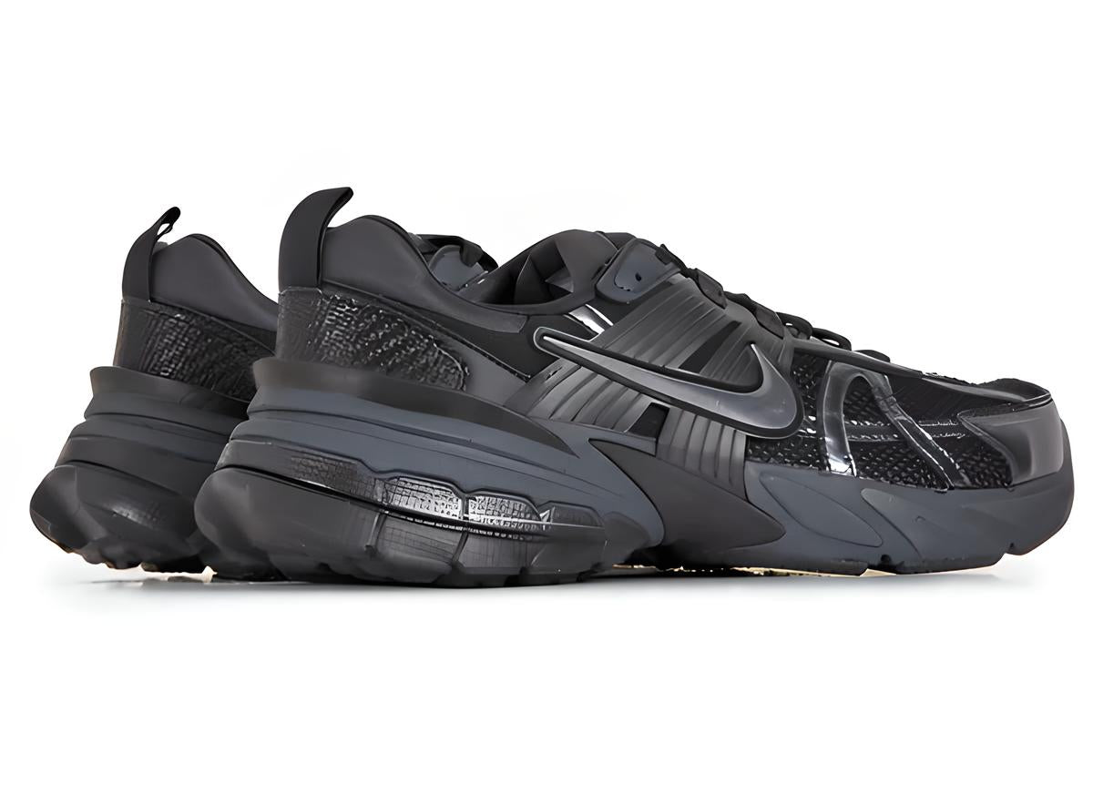 NIKE carrera v2k